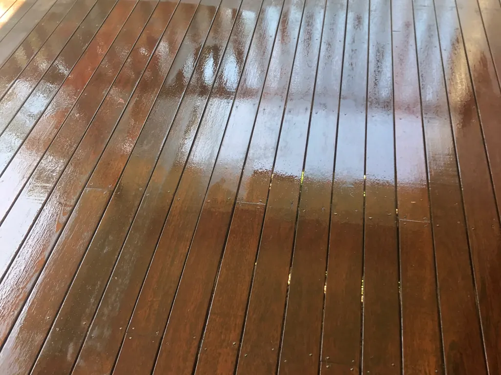 Timber deck cleaning and oiling