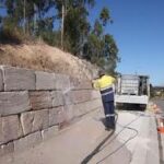 retaining wall pressure cleaning